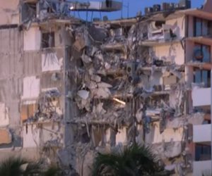 لقطات من انهيار مبنى فلوريدا وتهشم واجهته والبحث عن المفقودين (فيديو)