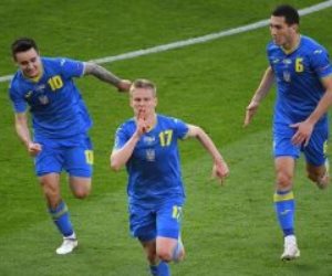 مفاجأت البطولة مستمرة .. منتخب السويد يودع يورو 2020 بهدف قاتل أمام أوكرانيا.. فيديو