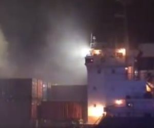 حكومة دبى: السيطرة على حريق حاوية جبل علي واتخاذ الإجراءات لضمان حركة السفن