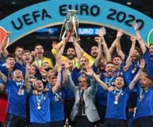 بعد 50 عاماً.. احتفالات أوروبية بتتويج إيطاليا.. وروبرتو مانتشيني: "إنها كأس كل الإيطاليين"