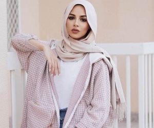 تخفي بروز الجسم وتعطي إطلالة جميلة.. اعرفي إزاي تلبسي الأوفر سايز بشياكة