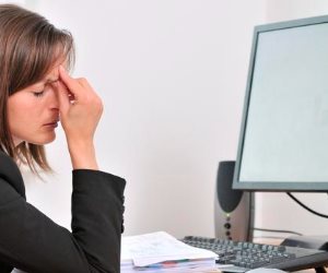 مع كثرة مستخدمي الأجهزة الذكية .. نصائح هامة لمن يجلس أمام الكمبيوتر .. تعرف عليها 