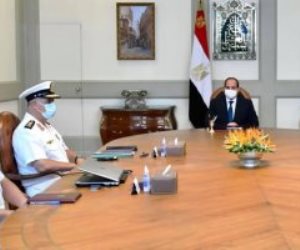 الرئيس السيسى يطلع على عرض لأحدث التقنيات الهندسية لبناء الموانئ البحرية..فيديو