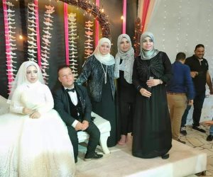 صور مبهجة.. حكاية "حسين وأسماء" عروسان من ذوي الهمم احتفل بزفافهما أهالي العريش