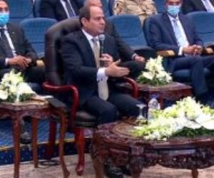 الرئيس السيسى: "لو فيه فساد عاوزين تواجهوه البشر ميتعاملش غير مع مكن"