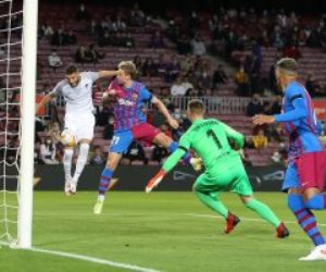 برشلونة يخطف تعادلا قاتلا من غرناطة فى الدوري الإسباني