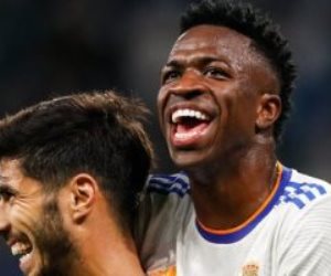 بنزيما وأسينسيو يتقدمان 3-1 لـ ريال مدريد ضد مايوركا فى الشوط الأول