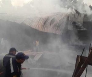 تفاصيل إصابة 28 عاملا فى حريق بمصنع مبيدات بالعاشر من رمضان بالشرقية.. صور