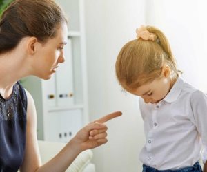مع أول يوم دراسة ..بعض الخطوات للأمهات للتخلص من خوف الأطفال عند الذهاب للمدرسة 