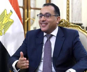 رئيس الوزراء يستقبل نظيره اليمني بمطار القاهرة