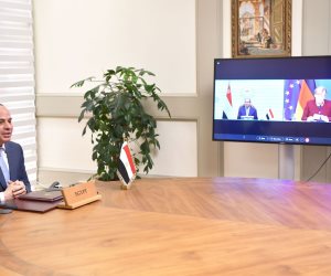الرئيس يتلقى اتصالاً هاتفياً من ميركل لبحث مستجدات الأزمة الليبية وسد النهضة
