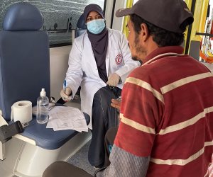 الصحة تدعم أهالى وسط سيناء بقوافل طبية.. الكشف على 607 مواطنين وتقديم العلاج لهم بالمجان (صور)
