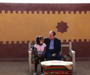 طفلة أسوان تكشف لـ"صوت الأمة" كواليس لقائها بالرئيس السيسي: هشيل صورتي معاه في قلبي العمر كله