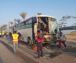 تفاصيل إصابة 45 شخصاً في حادث تصادم على طريق العلمين (صور)