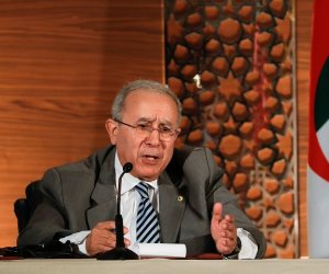 ماذا دار في مباحثات وزير الخارجية الجزائري ونظيره اليمني؟