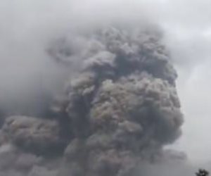 هروب آلاف الأشخاص بعد ثوران مفاجئ لبركان بإندونيسيا.. فيديو