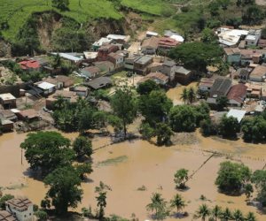 نزوح أكثر من 11 ألف شخص في باهيا البرازيلية بسبب الفيضانات (صور)