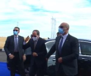 الرئيس السيسي يصل مجمع بنبان للطاقة الشمسية بمحافظة أسوان