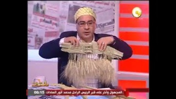 بالفيديو.. «القرموطي» يحتفل بـ«أحد الشعانين» على الهواء