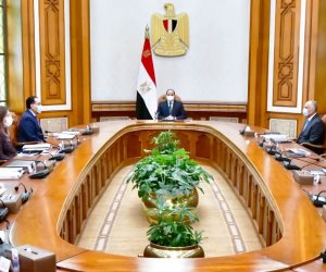 خلال اجتماعه مع المجموعة الاقتصادية.. الرئيس السيسى يستعرض المؤشرات الأساسية للاقتصاد المصري خلال عام 2021