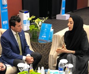 وزير الشباب والرياضة ووزيرة الدولة لشئون الشباب بالإمارات يعلنان مبادئ الشراكة بين الوزارة ومركز الشباب العربى