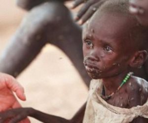   لجنة الصومال للإغاثة تسلم شحنة مساعدات غذائية للمتضررين من المجاعة