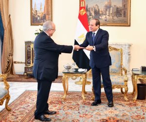 الرئيس يستقبل وزير الشئون الخارجية الجزائرية