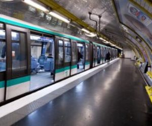 فرنسا.. إضراب العاملين فى مترو باريس من أجل المطالبة برفع الأجور وتحسين الأوضاع