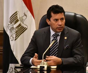 وزير الرياضة يبحث ترتيبات مباراة مصر والسنغال مع الجهات المعنية