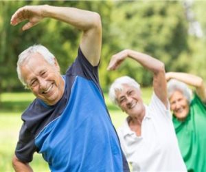 أبرزها الشعور بالسعادة وتقوية الذاكرة.. الصحة توضح فوائد الرياضة لدي المسنين