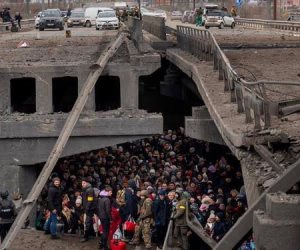 ٢،٥ مليون لاجئ.. بعد أسبوعين من الحرب إلى أين وصلت خسائر الأوكرانيين؟