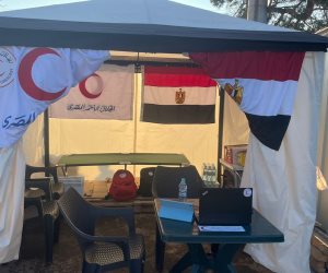 «الهلال الأحمر» يقيم أول مركز خدمة إغاثية مصرية على معبر «سيريت» لاستقبال المصريين