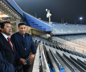 وزير الرياضة يتفقد استاد القاهرة استعداداً لمباراة مصر والسنغال  