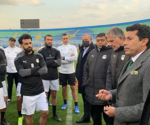 وزير الرياضة للاعبى المنتخب فى مران الاستعداد لمباراة السنغال: الجماهير تنتظر وجودكم بكأس العالم