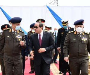 شاهد.. لقاء الرئيس السيسي بقادة القوات المسلحة عقب صلاة الجمعة