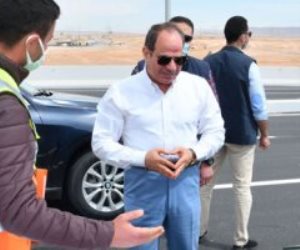 الرئيس السيسي يتفقد أعمال التطوير على امتداد طريق القاهرة السويس.. فيديو