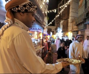 طائرة رمضانية.. عادات وتقاليد وموائد وسهرات الخليج في الشهر الكريم