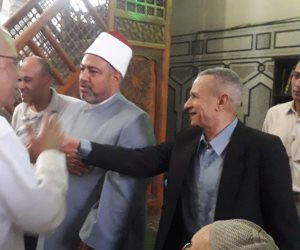 انتهاء صلاة عيد الفطر بمسجد النور بالعباسية.. وإمام المسجد يطالب المصلين بإنهاء الخصومات (صور)