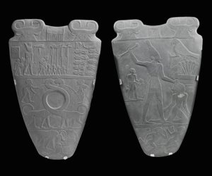 18 معلومة عن لوحة صلاية الملك نعرمر التي تزين المتحف المصري بالتحرير 