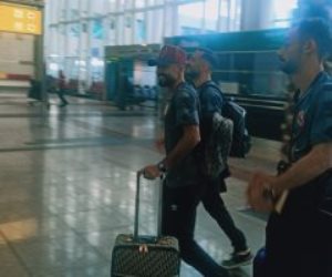 لحظة وصول بعثة الأهلي مطار القاهرة استعدادا للسفر إلى المغرب (فيديو)