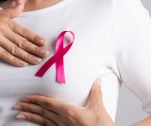 ما هي أسباب الإصابة بسرطان الثدي؟.. الصحة تجيب