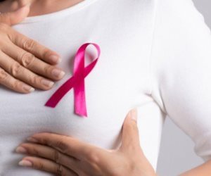 تعرف على مؤشرات احتمال إصابة السيدات بسرطان الثدى؟.. "الصحة" تجيب