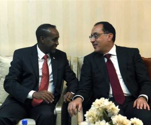 رئيس الوزراء ينقل تهنئة الرئيس السيسي إلى نظيره الصومالي