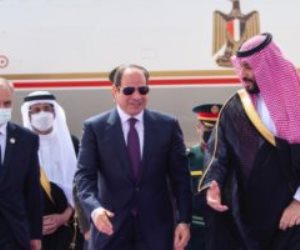 الرئيس السيسي يستقبل ولى العهد السعودى في مطار القاهرة الدولى