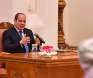 الرئيس السيسى لمجتمع الأعمال العمانى: المشروعات العملاقة بمصر توفر استثمارات عدة