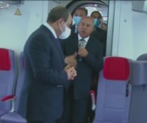 الرئيس السيسي يتفقد قطارات "تالجو" الإسبانية ... وزير النقل يشرح : تتضمن "واى فاى" وشاشات عرض