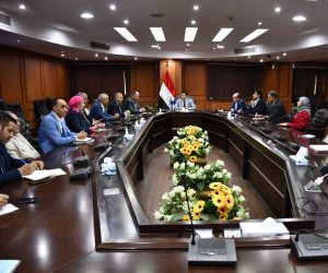 وزير الرياضة يبحث أخر استعدادات استضافة مصر لبطولة العالم للسلاح