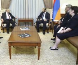 مساعد وزير الخارجية للشئون الأوروبية يعقد مشاورات سياسية خلال زيارته لأرمينيا