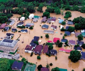 حاكم كنتاكي: ارتفاع ضحايا الفيضانات لـ25 شخصا على الأقل
