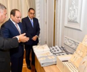 الرئيس السيسي يتابع استراتيجية تطوير صناعة الغزل والنسيج والملابس الجاهزة في مصر